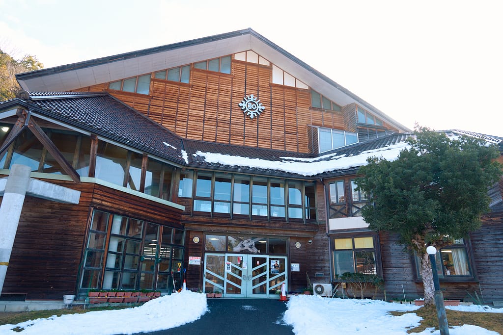 シンガーTina / Singer Tina 出演 弘道小学校コンサート ステージライブ写真 出石町 2025年2月14日(Singer Tina Kodou Elementary School concert stage performance live photo, Izushi Town, Feb 14 2025, official event image)