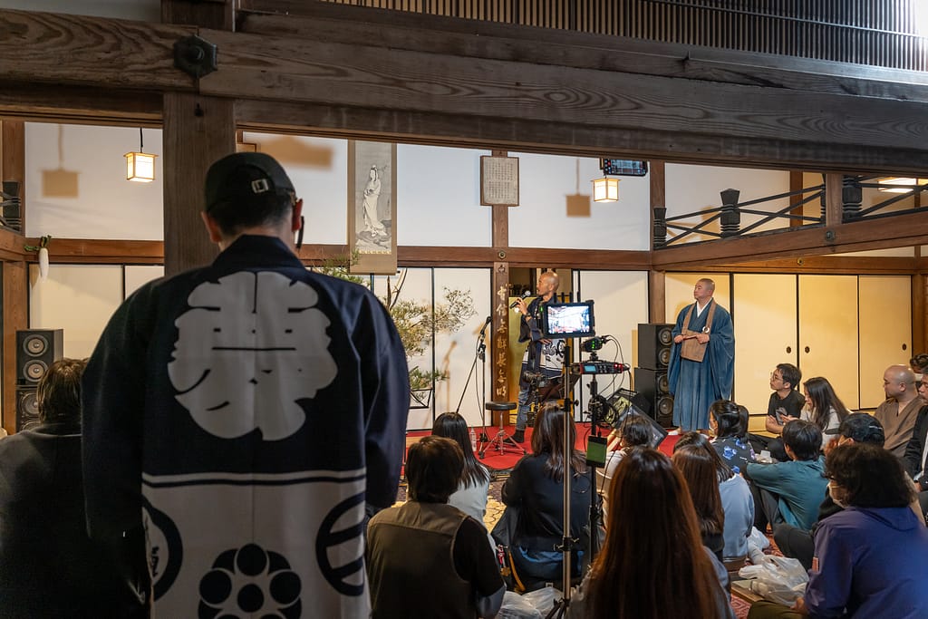 シンガーTina / Singer Tina × 宗鏡寺 能登半島復興チャリティーコンサート ステージライブ写真(Singer Tina × Syuukyoji Temple Noto Peninsula charity concert stage performance photo, official event image)