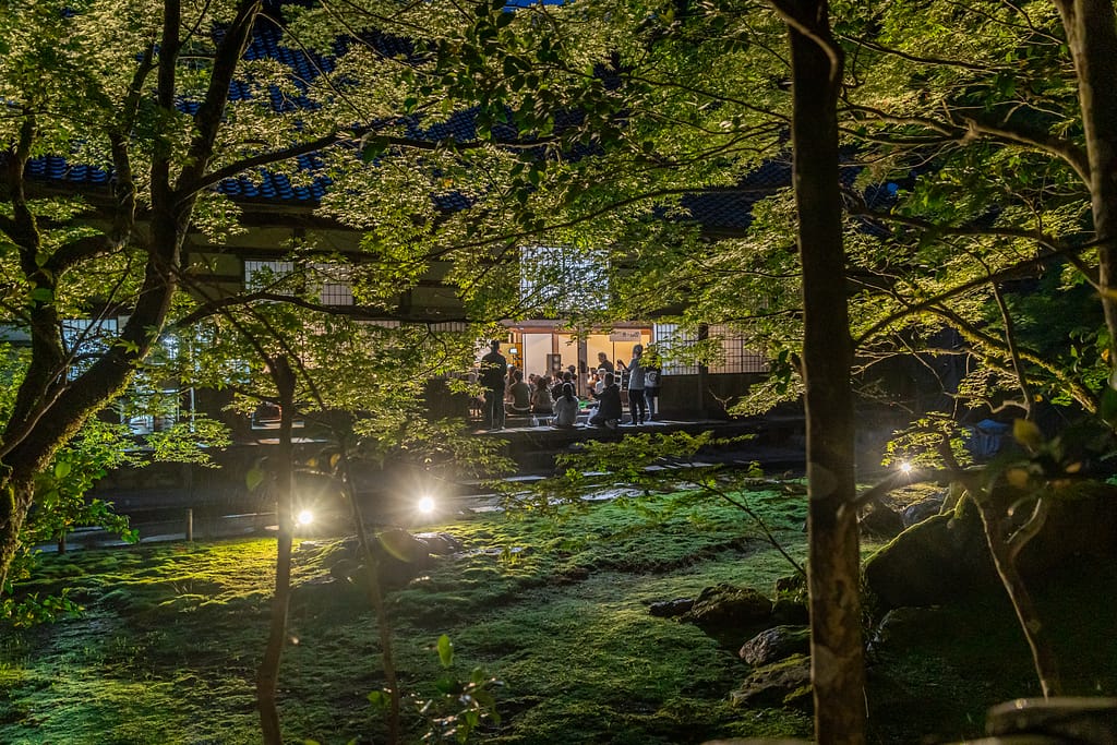 シンガーTina / Singer Tina × 宗鏡寺 能登半島復興チャリティーコンサート ステージライブ写真(Singer Tina × Syuukyoji Temple Noto Peninsula charity concert stage performance photo, official event image)