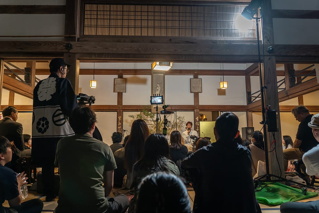 シンガーTina / Singer Tina × 宗鏡寺 能登半島復興チャリティーコンサート ステージライブ写真(Singer Tina × Syuukyoji Temple Noto Peninsula charity concert stage performance photo, official event image)