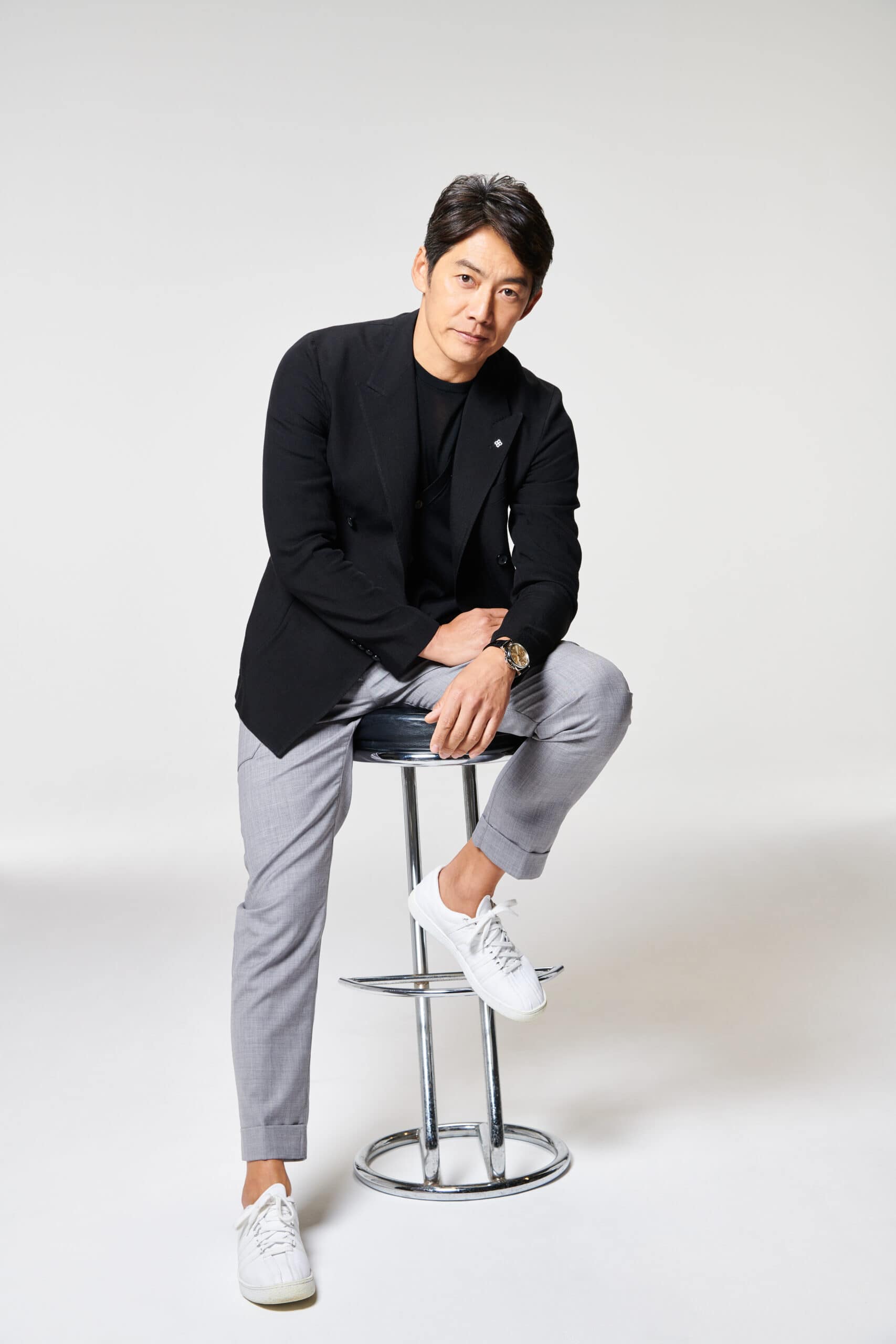 WOWOW オリジナルドラマ「今どきの若いモンは」公式 反町隆史出演 広告ビジュアル(WOWOW original drama "Today's Young People" official poster design featuring Takashi Sorimachi, promotional image)