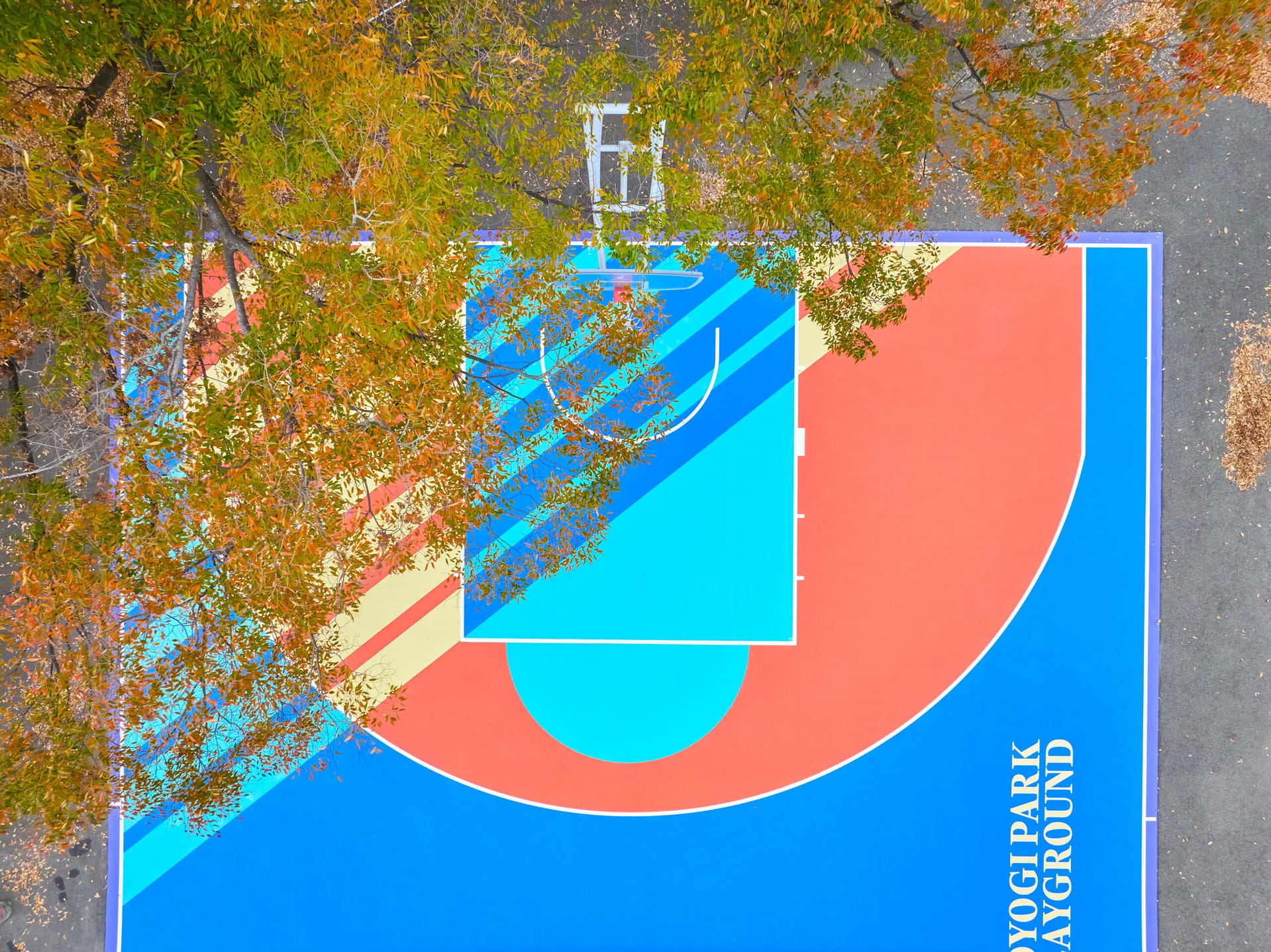 ドローン空撮 代々木公園 ストリートバスケコート / Drone aerial view of Yoyogi Park Playground street basketball court, Shibuya Tokyo